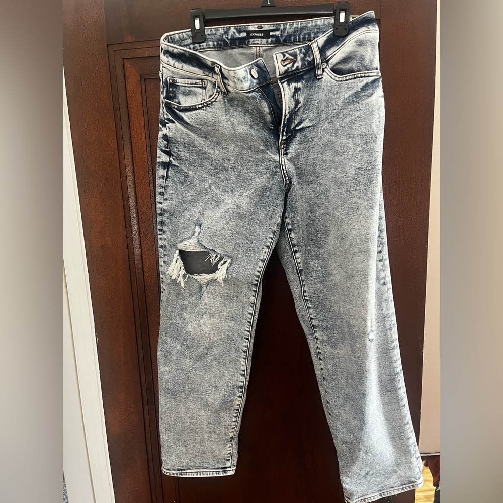 Mid rise light washed ripped boyfriend jeans